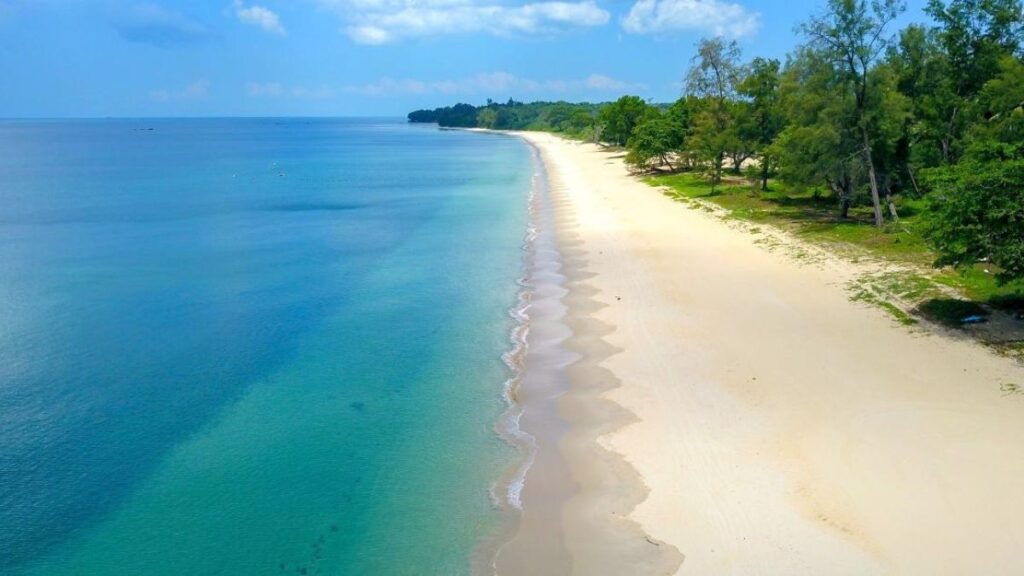 Just outside of JB is Desaru Coast, which is a beautiful beach