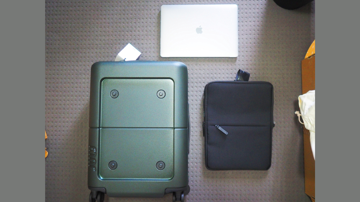 July Carry-On Pro SnapSleeve Luggage review